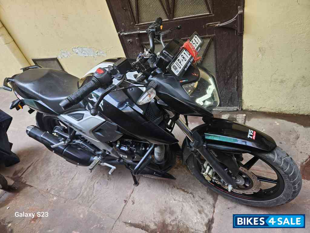 TVS Apache RTR 160 4V BS6