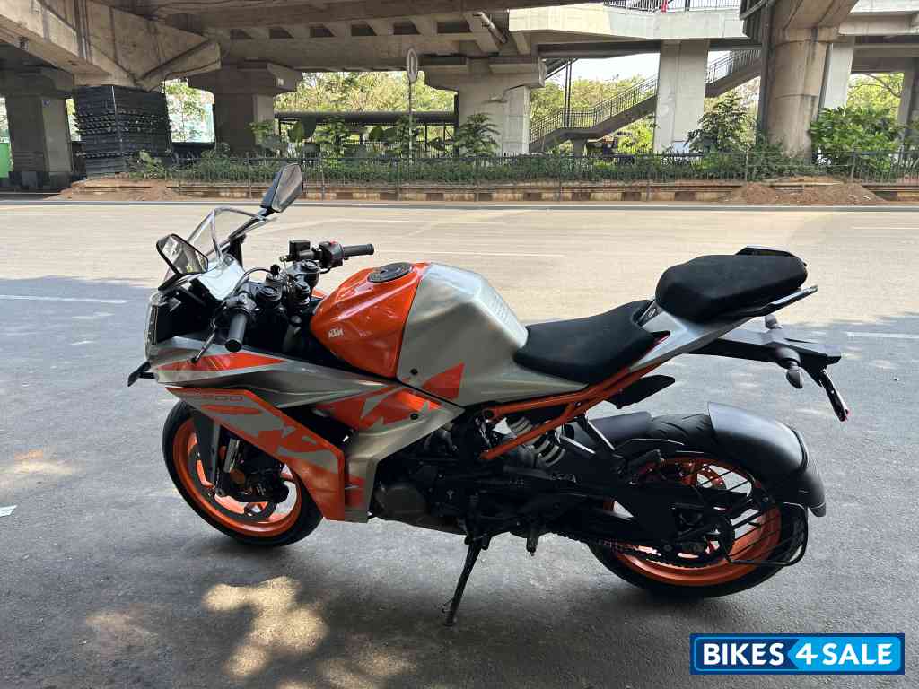 Sliver Matt KTM RC 200 2022