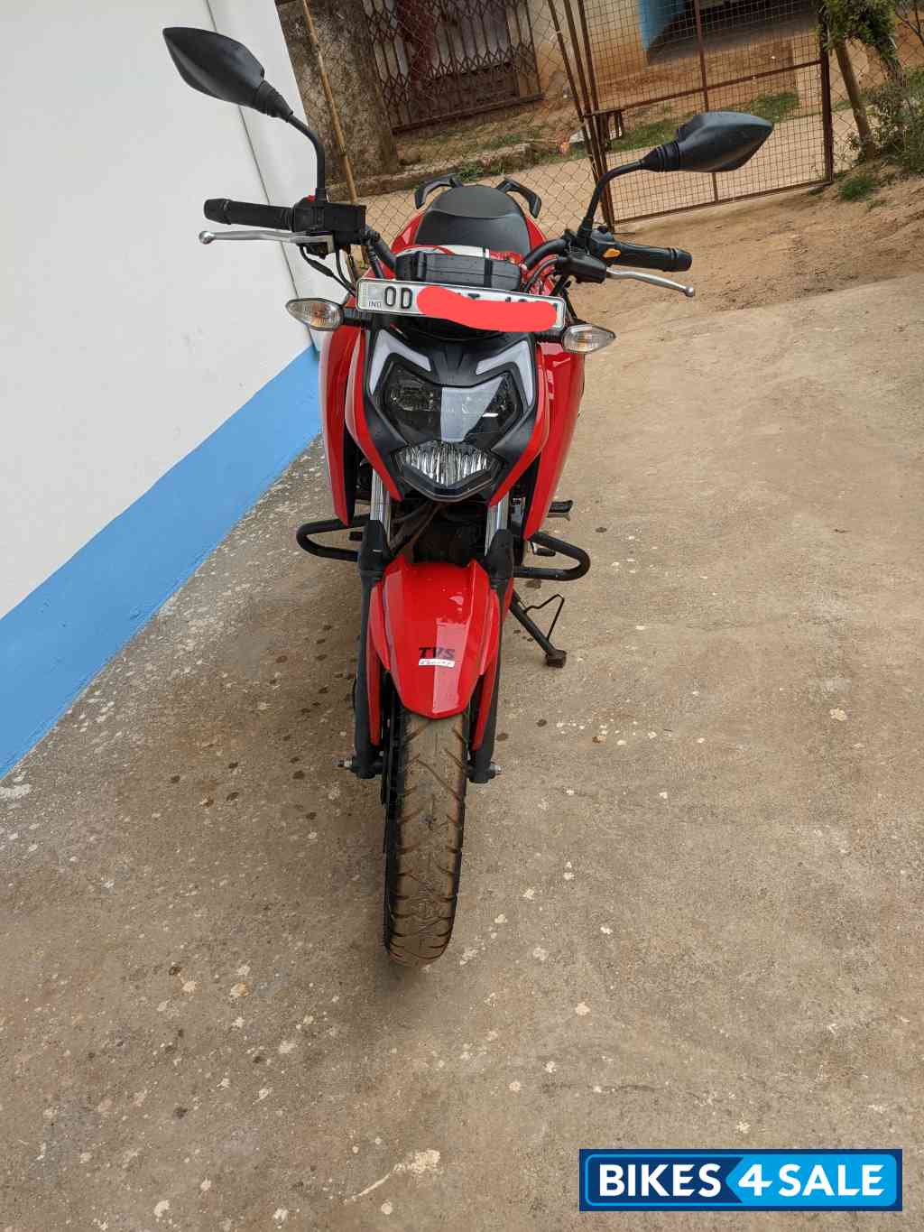 Red TVS Apache RTR 160 4V BS6