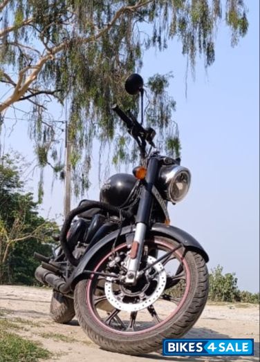 Black Royal Enfield Classic 350