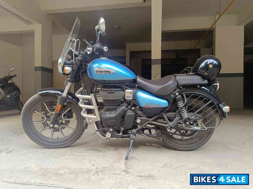 Blue(metallic) Royal Enfield Meteor 350 Supernova