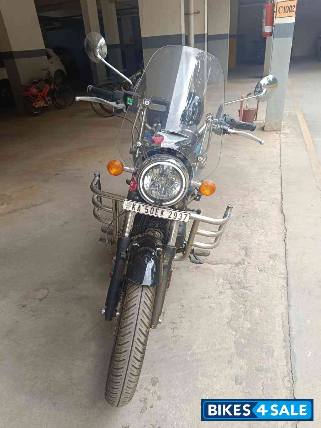 Blue(metallic) Royal Enfield Meteor 350 Supernova Blue(metallic) Royal Enfield Meteor 350 Supernova