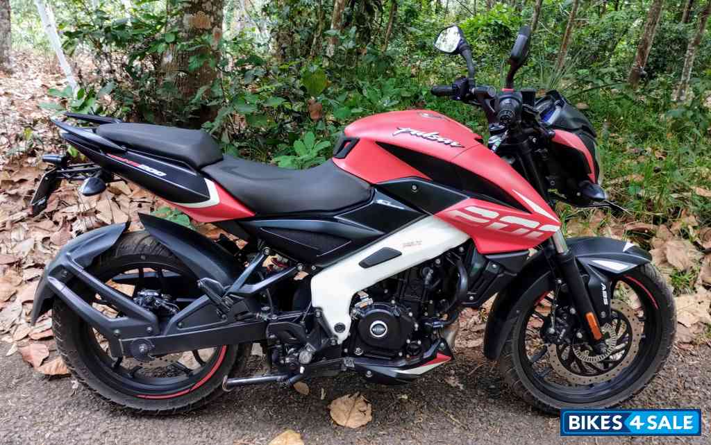 Burnt Red Satin Blak Bajaj Pulsar NS 200 BS6
