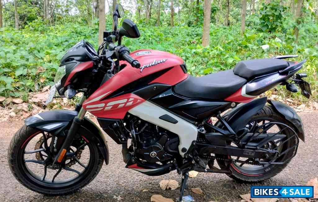 Burnt Red Satin Blak Bajaj Pulsar NS 200 BS6