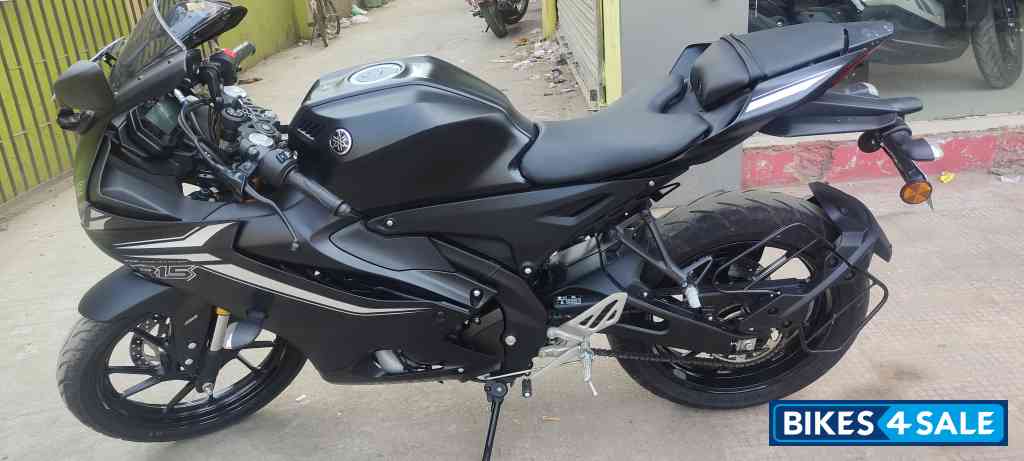 Yamaha R15 V4