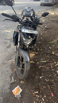 Black Yamaha FZ25