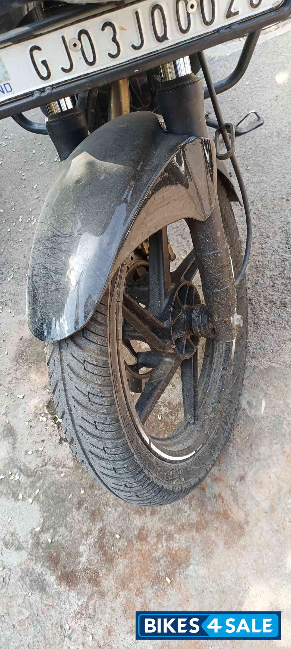 Blue Bajaj Pulsar 220 DTSFi Blue Bajaj Pulsar 220 DTSFi