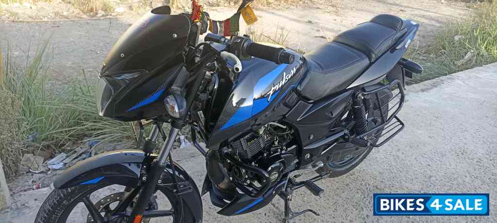 Bajaj Pulsar 125 Carbon Fibre Disc Split Seat