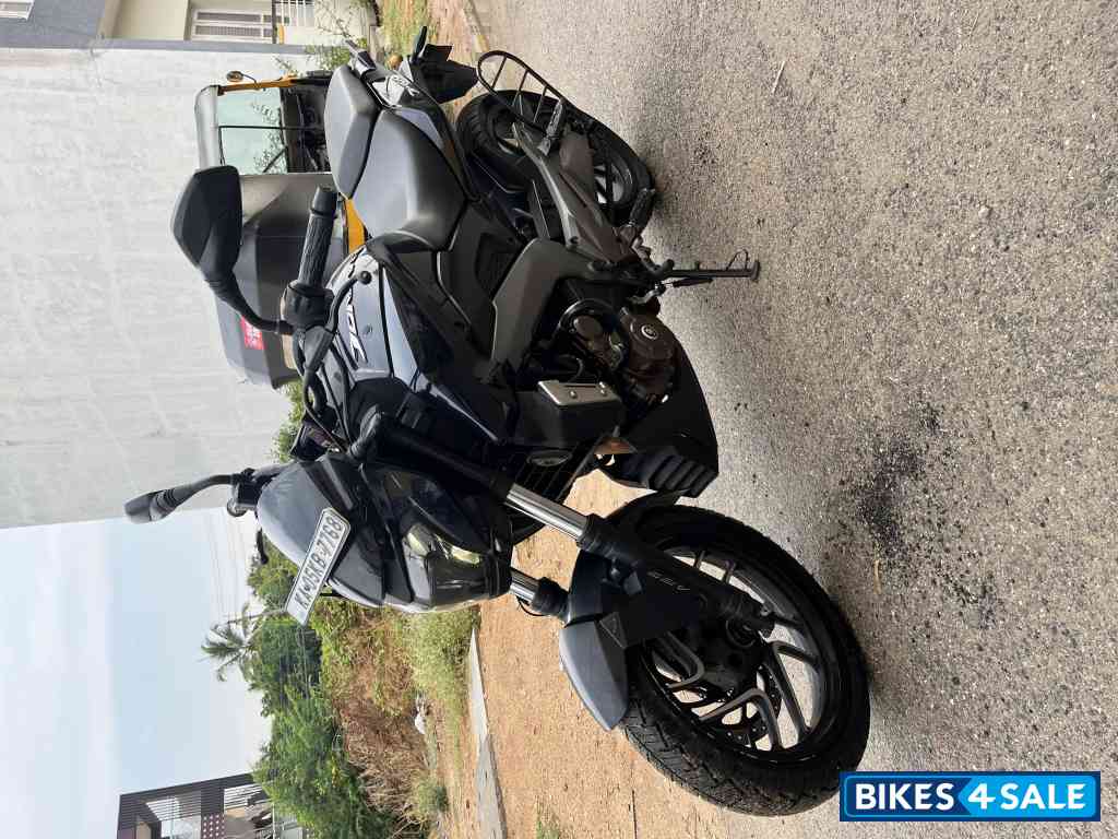 Midnight Blue Bajaj Dominar 400 ABS BS6