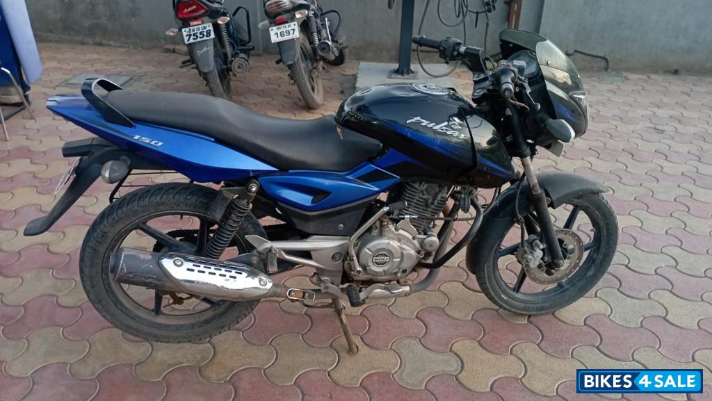 Blue Bajaj Pulsar 150 Blue Bajaj Pulsar 150