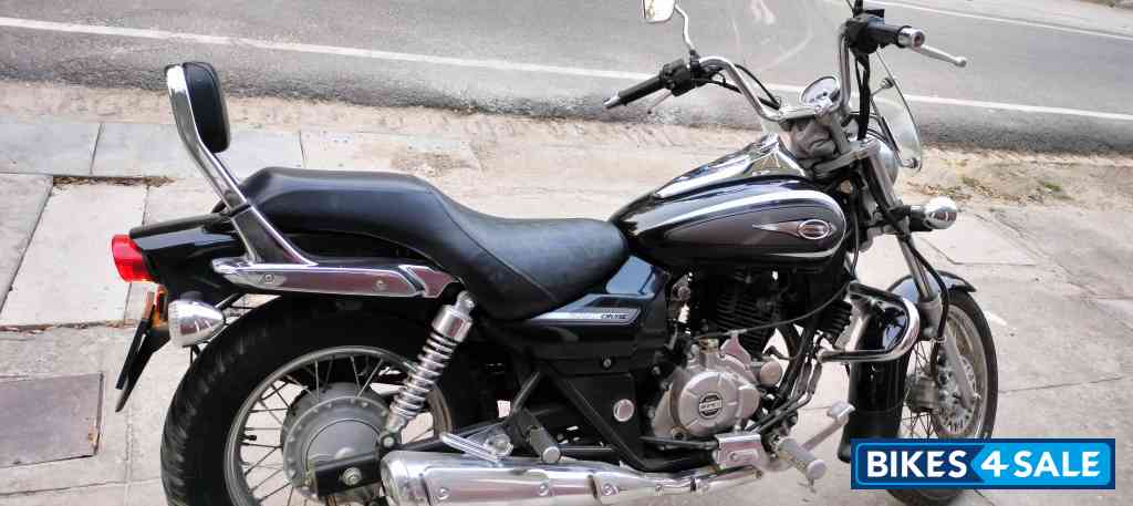 Bajaj Avenger Cruise 220 BS6