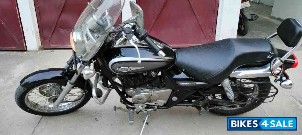 Bajaj Avenger Cruise 220 BS6