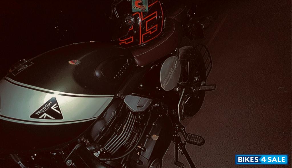 Green Triumph Scrambler 400 X