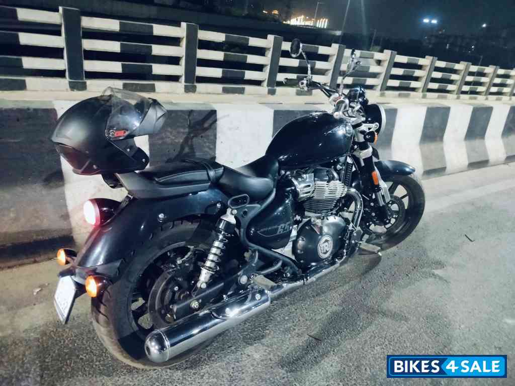 Black Royal Enfield Super Meteor 650