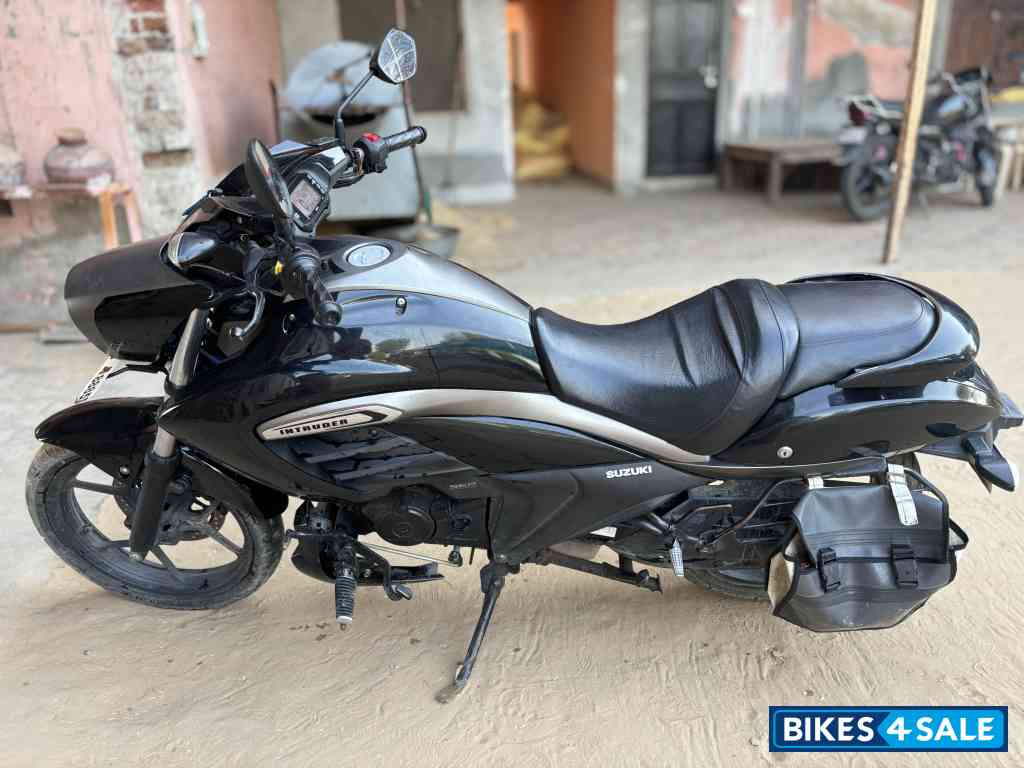 Suzuki Intruder 150