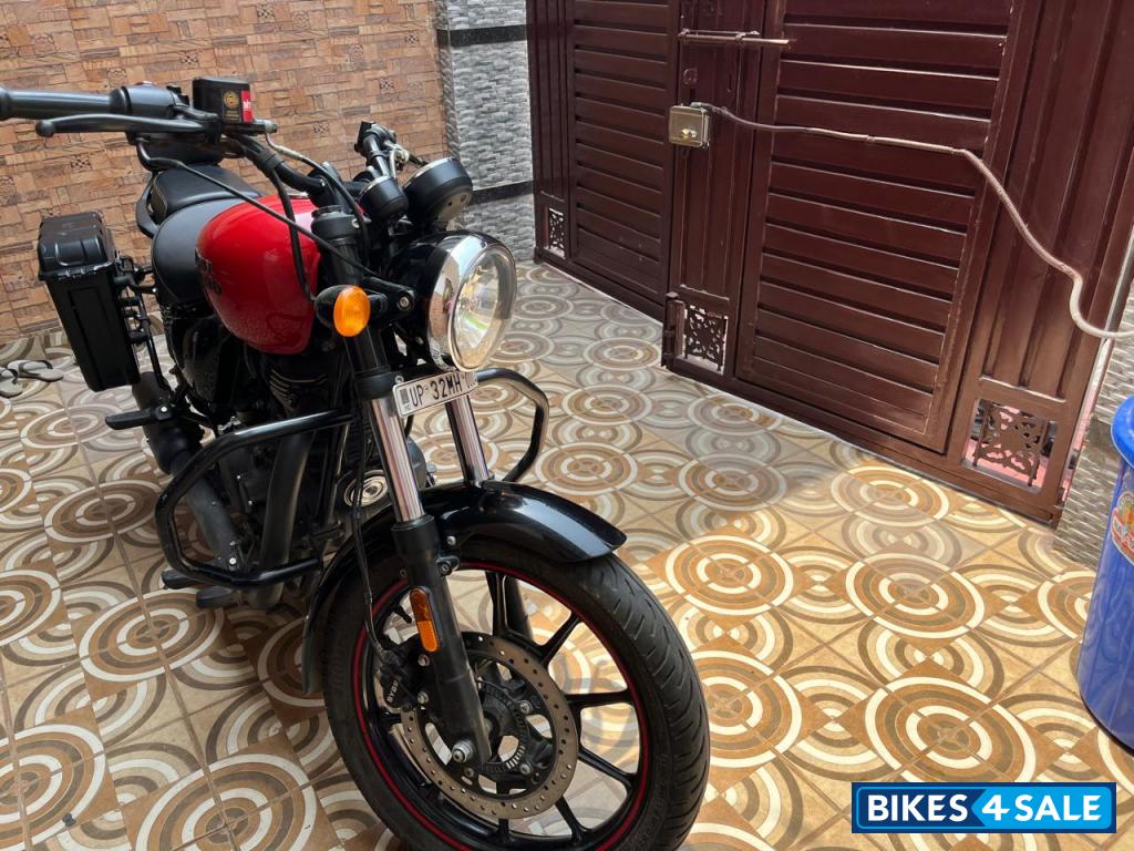 Royal Enfield Meteor 350 Fireball