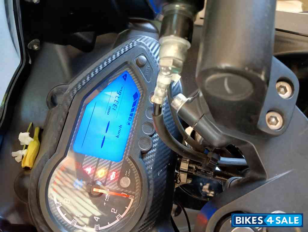 Black Bajaj Pulsar 220F BS6