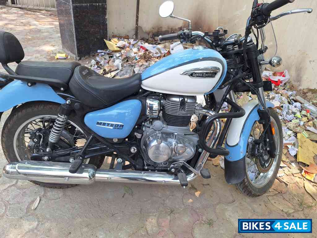 Royal Enfield Meteor 350 Aurora
