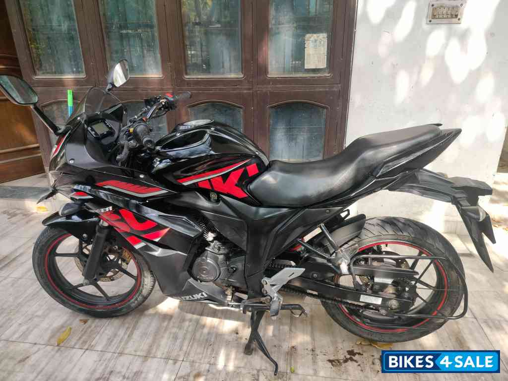 Black And Red Suzuki Gixxer SF Black And Red Suzuki Gixxer SF