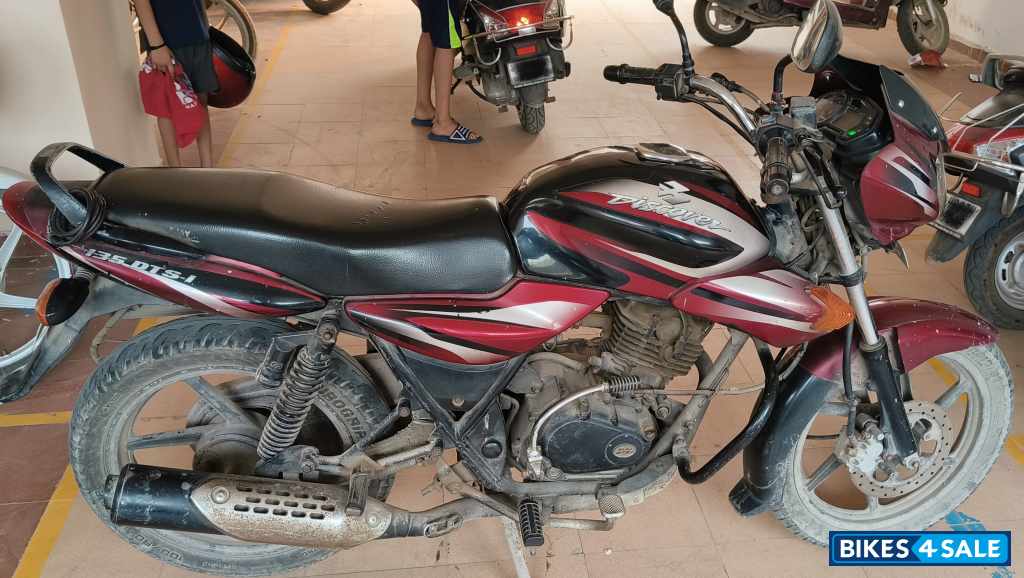Flame Red Met Bajaj Discover DTSi 135
