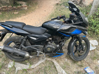 Bajaj Pulsar 220F