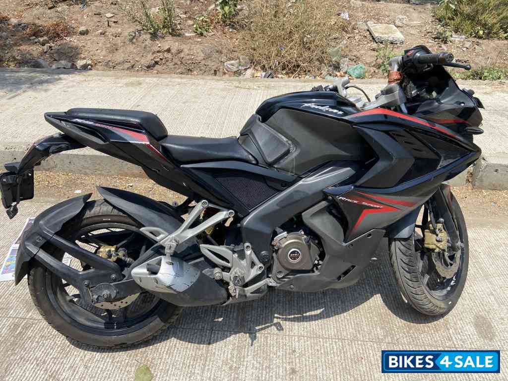Bajaj Pulsar RS 200