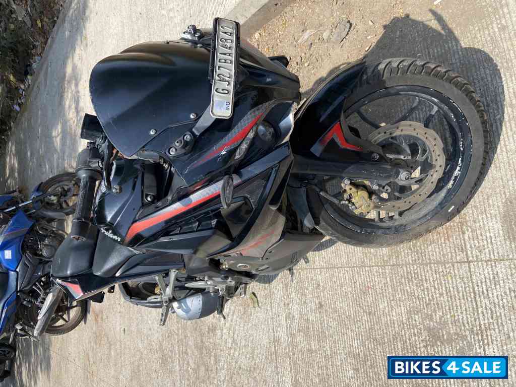 Bajaj Pulsar RS 200