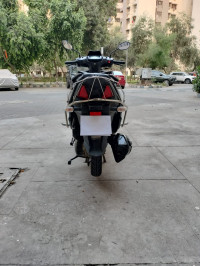 Black Suzuki Avenis 125 Ride Connect Edition