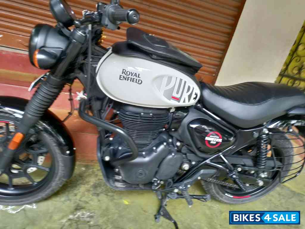 White Royal Enfield Hunter Dapper