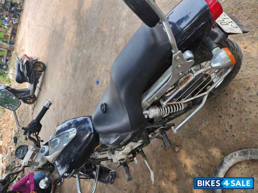 Bajaj Avenger 220 DTS-i