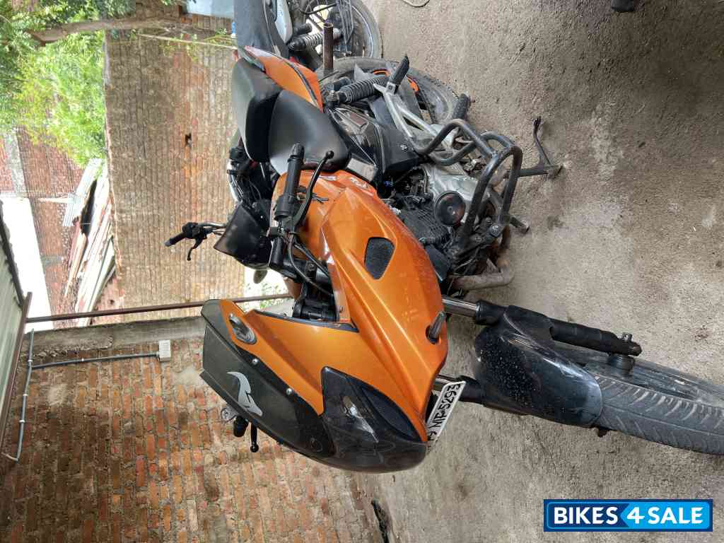 Bajaj Pulsar 220F