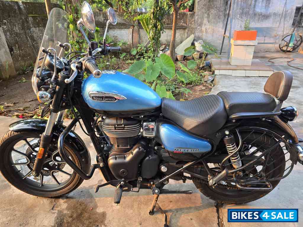 Blue Royal Enfield Meteor 350 Supernova