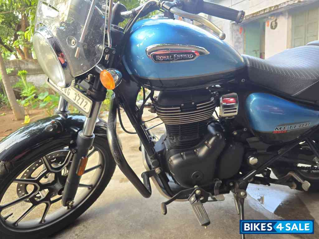 Blue Royal Enfield Meteor 350 Supernova