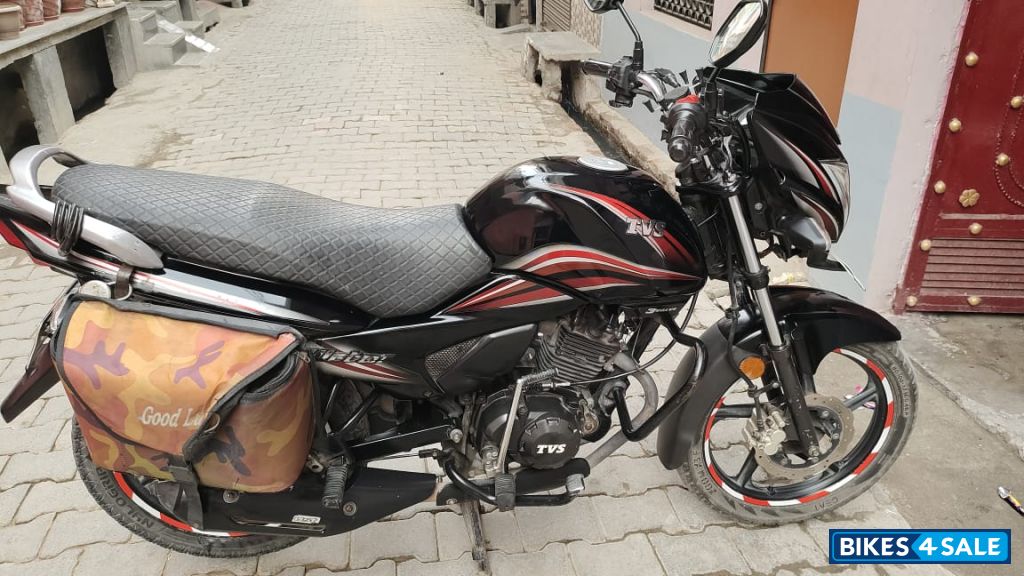 Black TVS Victor Black TVS Victor