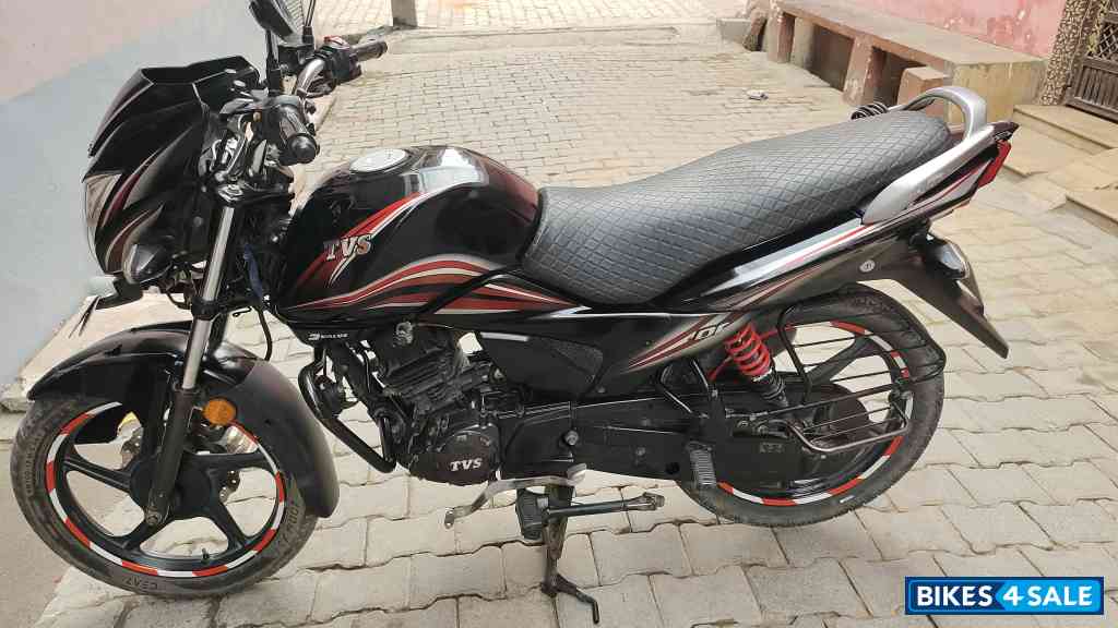 Black TVS Victor
