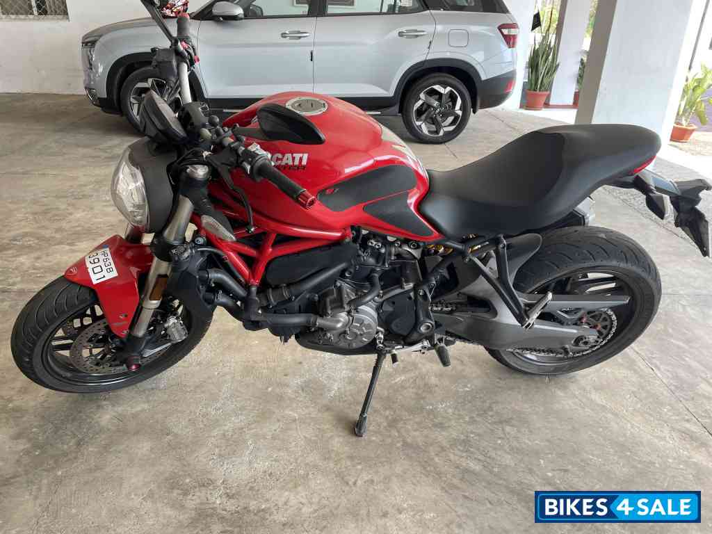 Ducati Monster 821