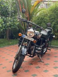 Black Royal Enfield Bullet Standard 500