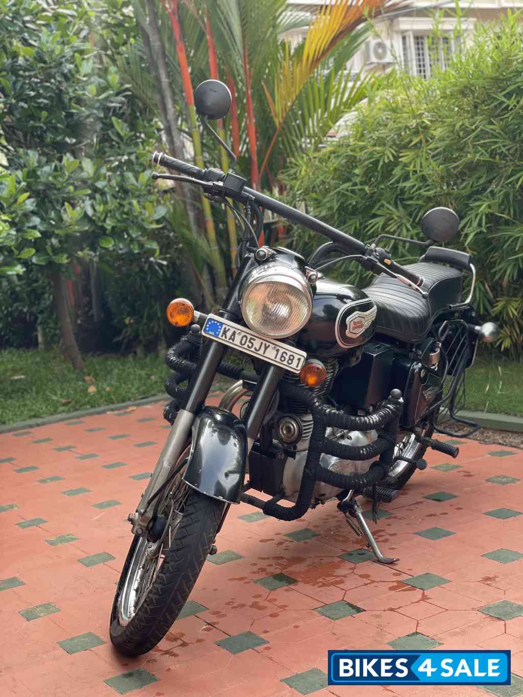 Black Royal Enfield Bullet Standard 500