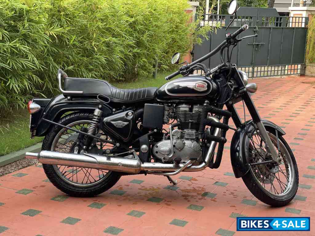 Black Royal Enfield Bullet Standard 500
