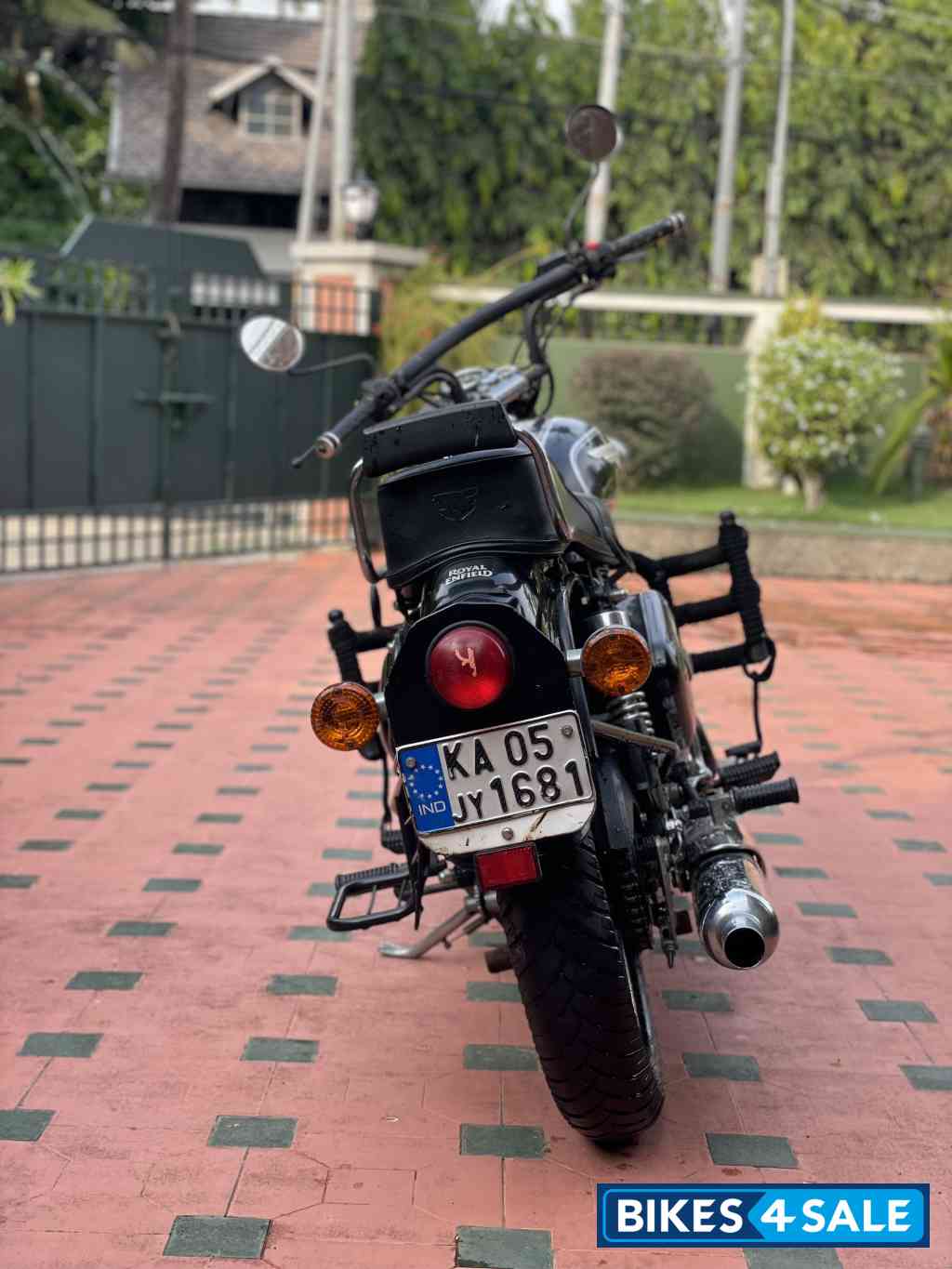Black Royal Enfield Bullet Standard 500