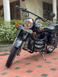 Black Royal Enfield Bullet Standard 500