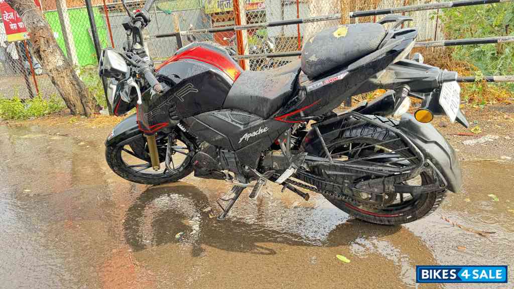 Black And Red TVS Apache RTR 200 4V 2020