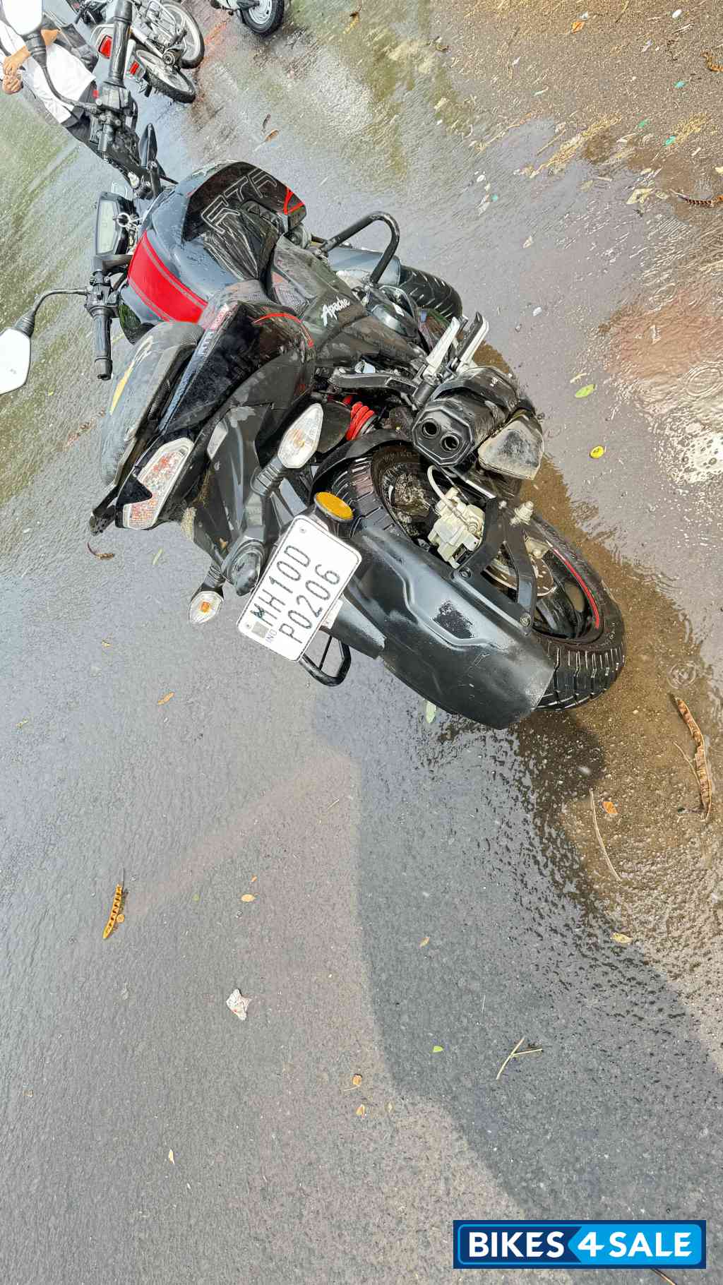 Black And Red TVS Apache RTR 200 4V 2020