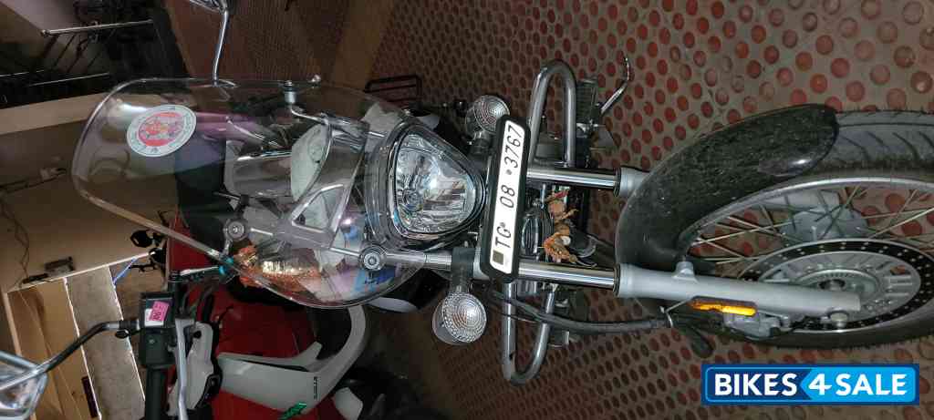 Bajaj Avenger Cruise 220 BS6