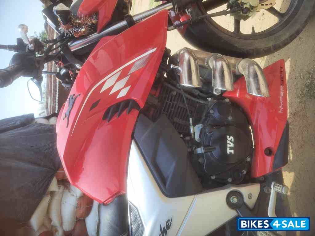 Red TVS Apache RTR 160 4V BS6