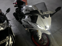 Intense White Yamaha R15 V4