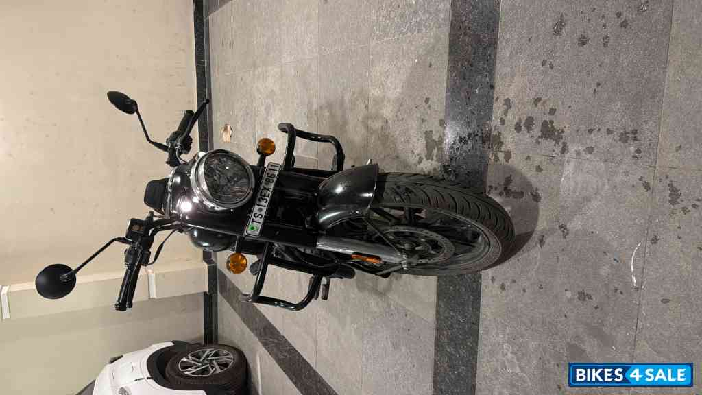 Black Royal Enfield Classic 350 Dual Channel BS6