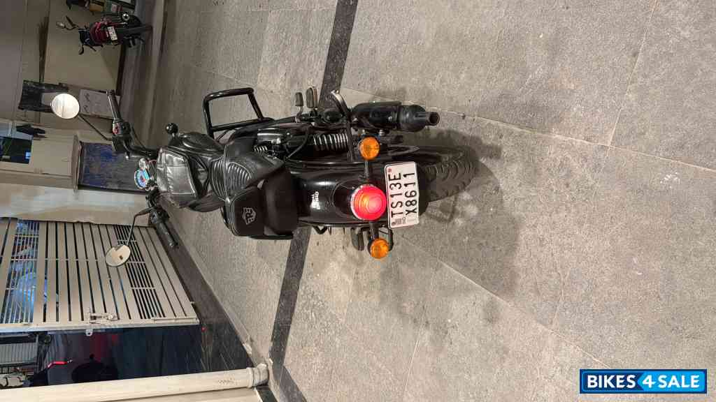 Black Royal Enfield Classic 350 Dual Channel BS6