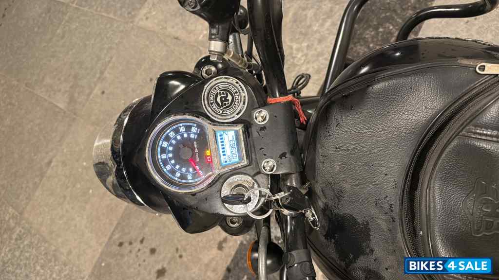 Black Royal Enfield Classic 350 Dual Channel BS6