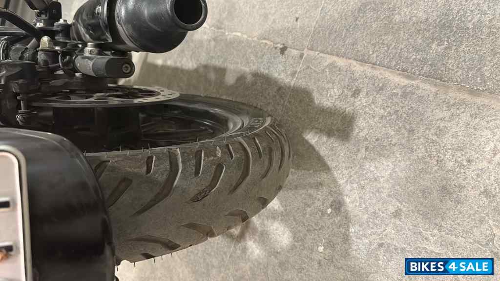 Black Royal Enfield Classic 350 Dual Channel BS6